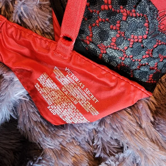 2 Victoria Secret Bras 34DD/E Balcolette Push Up Red Black